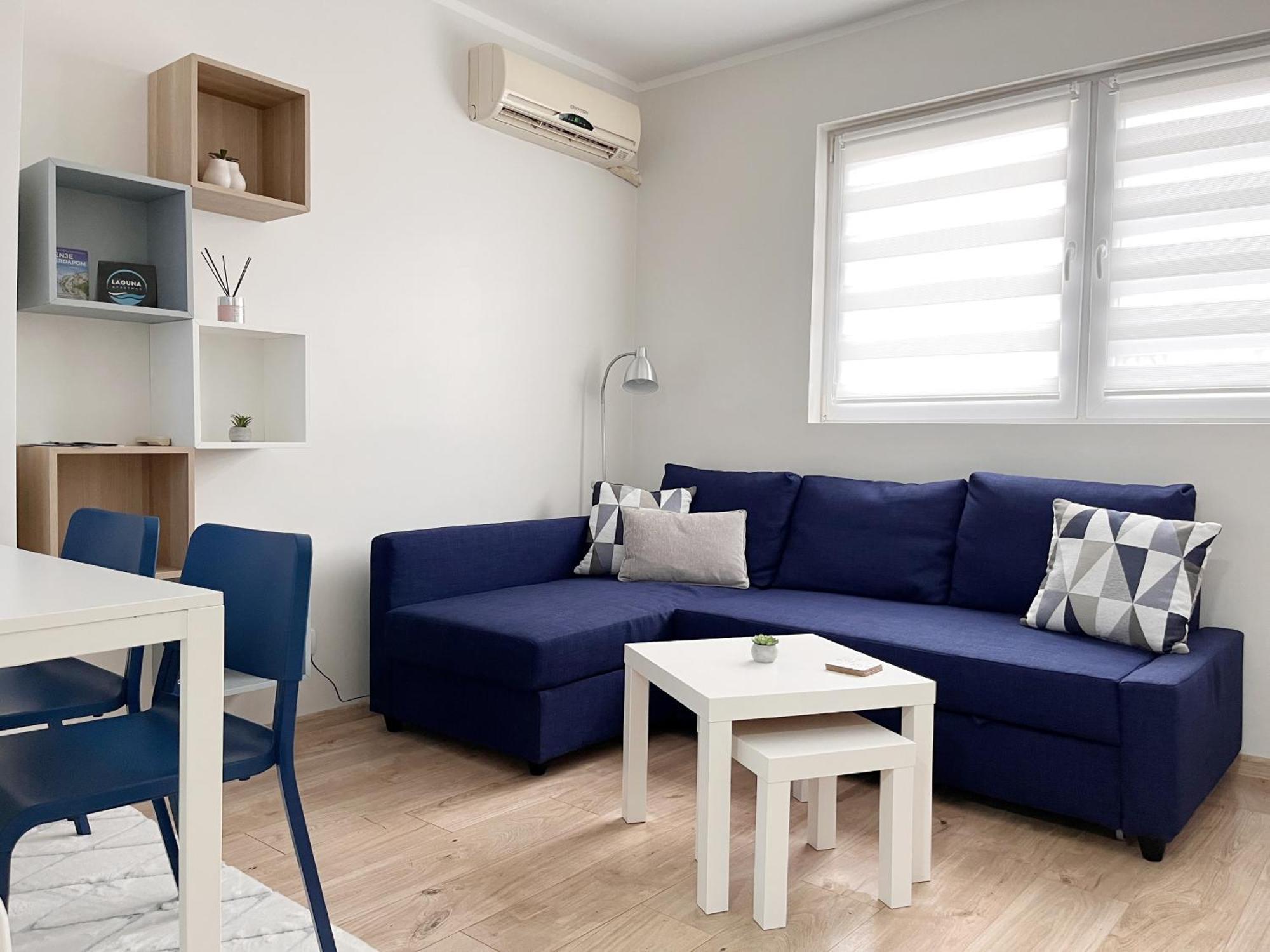 Laguna Apartment *